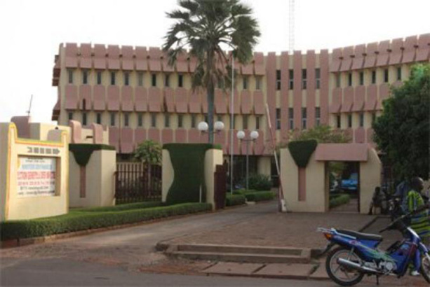 Remboursement de dettes : Le trésor béninois va décaisser 35,653220 milliards de FCFA le 07 Avril Remboursement de dettes : Le trésor béninois va décaisser 35,653220 milliards de FCFA le 07 Avril