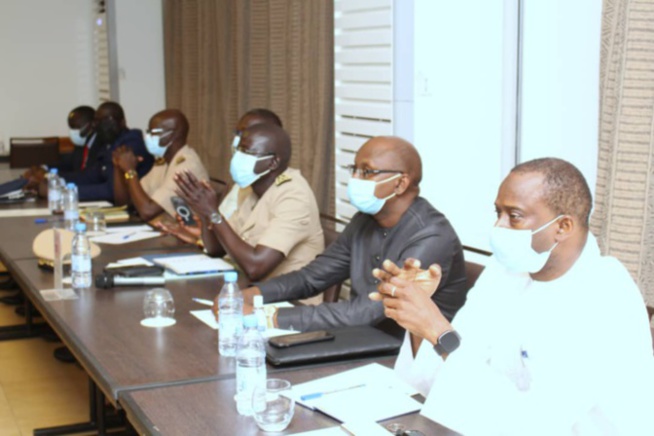 Port de Ndayane : Le DG Aboubacar Sadekh Bèye rencontre les autorités locales et rassure les populations Port de Ndayane : Le DG Aboubacar Sadekh Bèye rencontre les autorités locales et rassure les populations