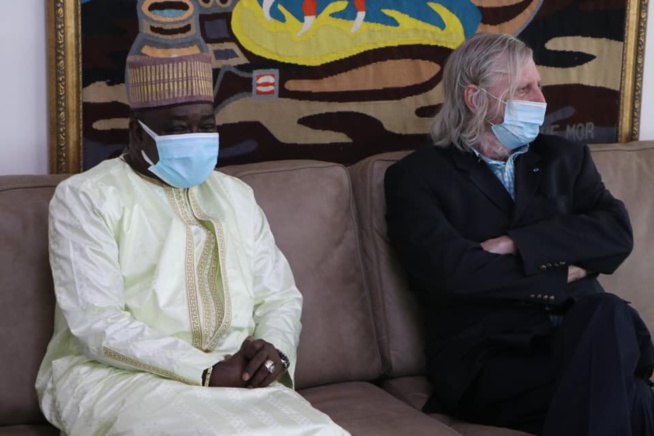 Le ministre Abdoulaye Diouf Sarr a reçu Pr. Didier Raoult Le ministre Abdoulaye Diouf Sarr a reçu Pr. Didier Raoult