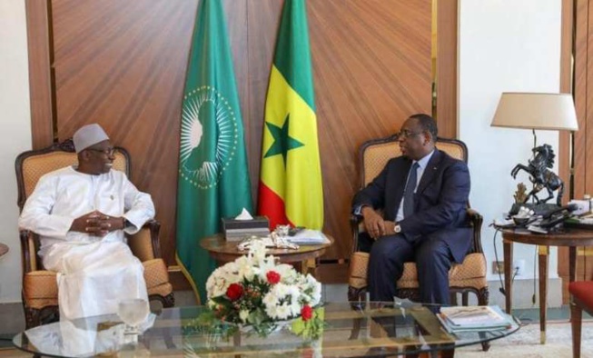 Issa Sall a violé la loi ,« avec la complicité de Macky Sall »…en devenant ministre-conseiller pendant son mandat de député Issa Sall a violé la loi ,« avec la complicité de Macky Sall »…en devenant ministre-conseiller pendant son mandat de député