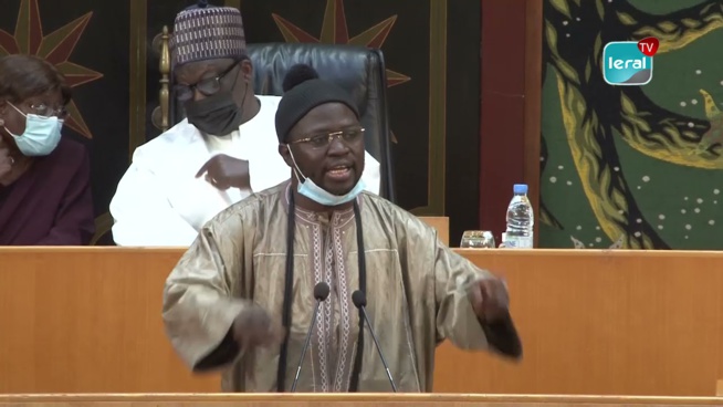 Abdou Lahad Seck: "On ne peut être petit-fils de Serigne Touba et aller se faire masser jusqu'à ..." Abdou Lahad Seck: "On ne peut être petit-fils de Serigne Touba et aller se faire masser jusqu'à ..."