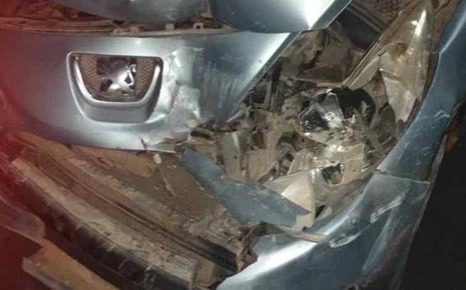 Autoroute à péage : Un véhicule 4×4 noir percute un véhicule d’une dame avec son enfant et prend la fuite Autoroute à péage : Un véhicule 4×4 noir percute un véhicule d’une dame avec son enfant et prend la fuite