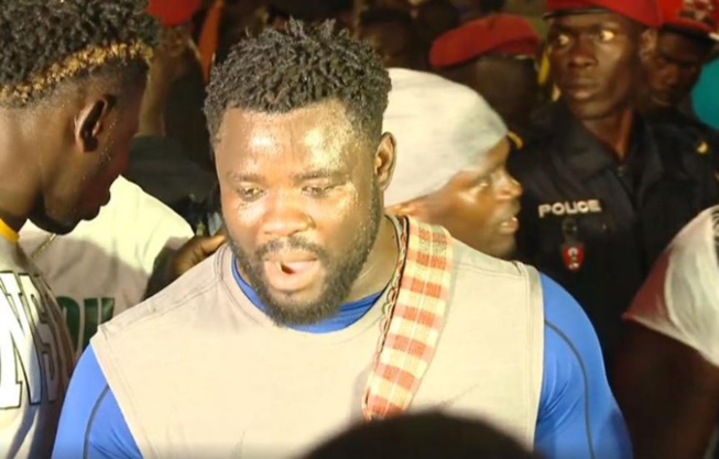 "Même pour 06 milliards F CFA, je ne lutterai plus contre Balla Gaye 2", pourtant, "Eum" a dit oui et se... "Même pour 06 milliards F CFA, je ne lutterai plus contre Balla Gaye 2", pourtant, "Eum" a dit oui et se...