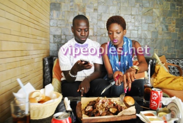 Stefdekarde entraine Yayou Sarr dans son hobby: la bouffe!