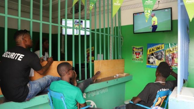 Jeux de hasard: "C'est déjà choquant comme activité principale pour les jeunes, mais quand les filles s'y mettent..." Jeux de hasard: "C'est déjà choquant comme activité principale pour les jeunes, mais quand les filles s'y mettent..."