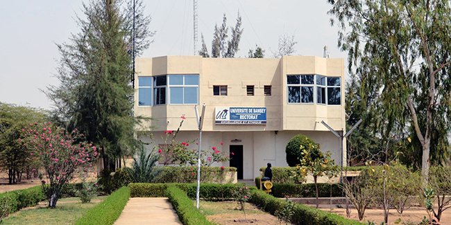 Université de Bambey : Les étudiants décrètent une grève illimitée Université de Bambey : Les étudiants décrètent une grève illimitée
