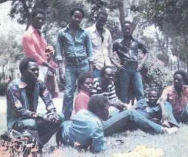 Souvenez-vous du Royal Band De Thiès : Kadior Demba Souvenez-vous du Royal Band De Thiès : Kadior Demba