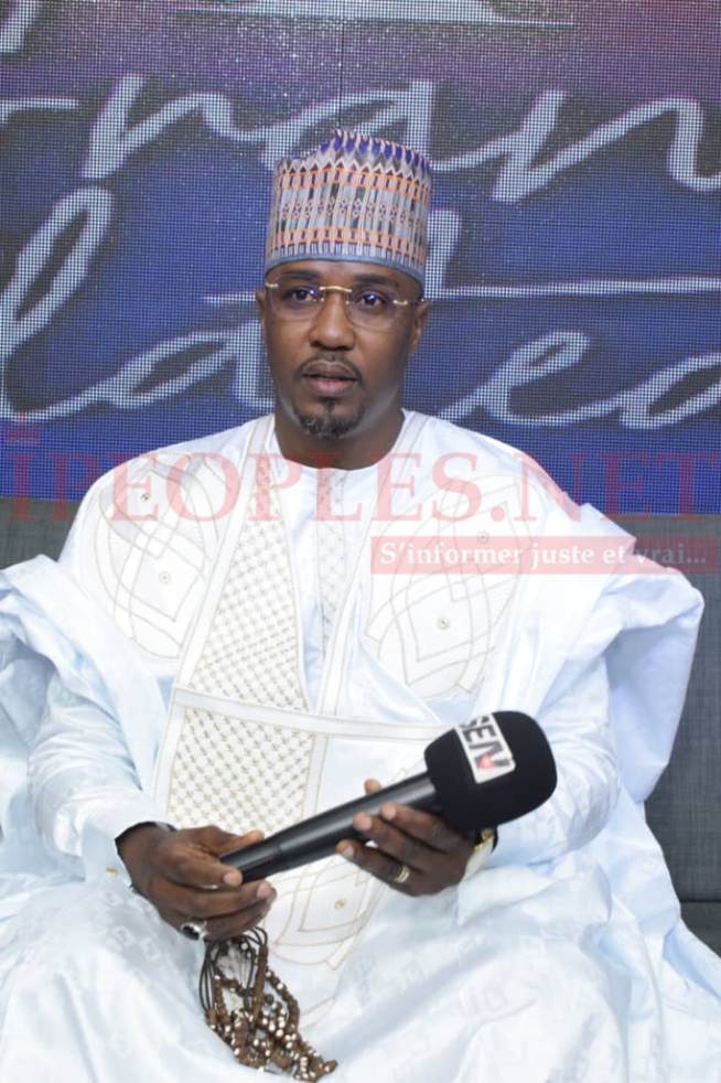 L'incontournable de la bande FM, Cheikh Sarr illumine le G.P de la Sen tv avec son nouveau look