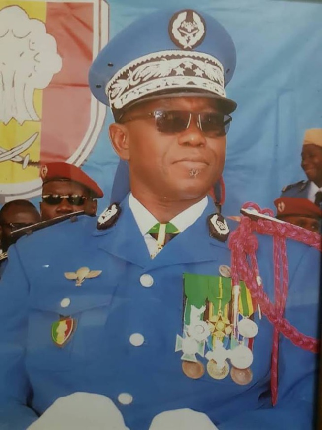 Sénégal: Conséquences des émeutes, après les primes « Adji Sarr », Macky Sall sabre les premières tetes Sénégal: Conséquences des émeutes, après les primes « Adji Sarr », Macky Sall sabre les premières tetes