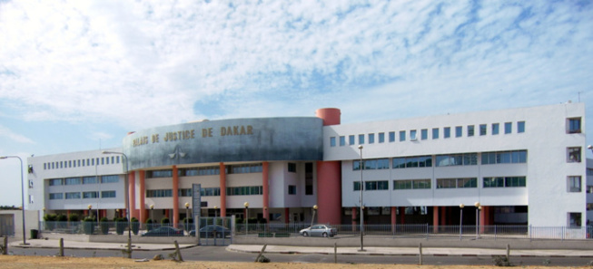 Tribunal Dakar : 3 mois avec sursis pour le «Oustaz» accusé d’insulter son propre père Tribunal Dakar : 3 mois avec sursis pour le «Oustaz» accusé d’insulter son propre père