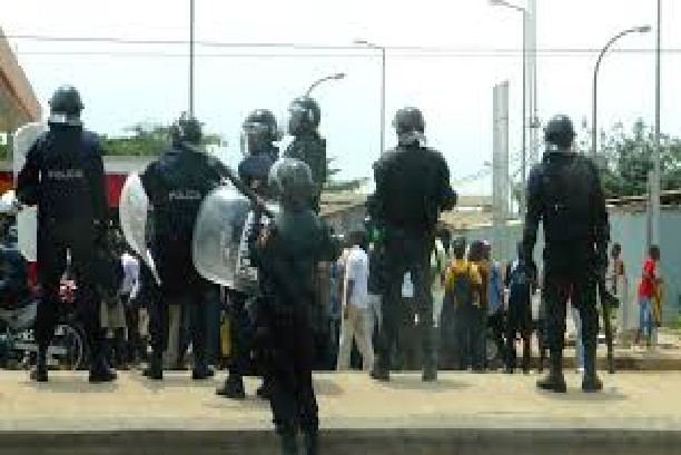 Les gendarmes font foirer le coup : la manifestation contre le projet de la baie de Hann à Thiaroye sur Mer avorte Les gendarmes font foirer le coup : la manifestation contre le projet de la baie de Hann à Thiaroye sur Mer avorte