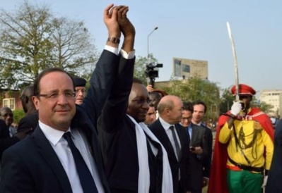 La Françafrique version HOLLANDE…(par Ahmadou FALL) La Françafrique version HOLLANDE…(par Ahmadou FALL)