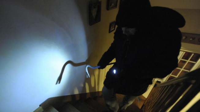 Surpris en flagrant délit de vol: Badara Fall saute d’un balcon et prend la fuite Surpris en flagrant délit de vol: Badara Fall saute d’un balcon et prend la fuite