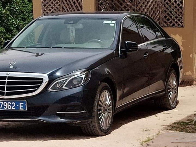 Le beau cadeau de Serigne Mountakha Mbacké à l’imam de la Grande mosquée de Touba Le beau cadeau de Serigne Mountakha Mbacké à l’imam de la Grande mosquée de Touba