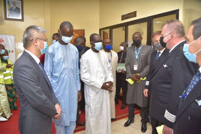 Réception de 300 000 doses de vaccins Sinopharm: "Avec ce don, nous pouvons accélérer le processus de vaccination...." (Abdoulaye Diouf Sarr) Réception de 300 000 doses de vaccins Sinopharm: "Avec ce don, nous pouvons accélérer le processus de vaccination...." (Abdoulaye Diouf Sarr)