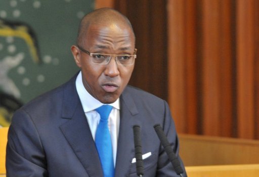 Abdoul Mbaye réplique à Mahmout Saleh : "Quand on est dans une position de spectateur…" Abdoul Mbaye réplique à Mahmout Saleh : "Quand on est dans une position de spectateur…"