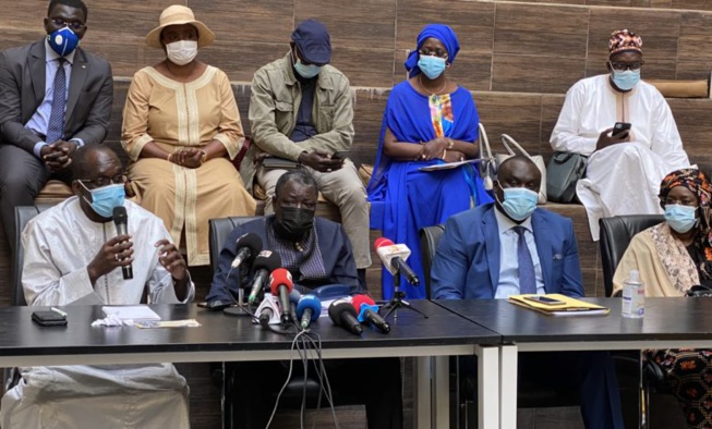 Critiques contre le pouvoir : « le Pr BATHILY garde encore une obsession pathologique et une rancune résultant, entre autres, de sa défaite à la présidence de la Commission de l’Union africaine » CCR Critiques contre le pouvoir : « le Pr BATHILY garde encore une obsession pathologique et une rancune résultant, entre autres, de sa défaite à la présidence de la Commission de l’Union africaine » CCR