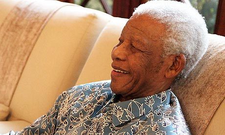 Entouré par sa famille: MANDELA, entre la vie et la mort