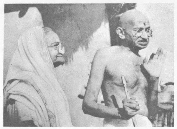 Parler de Mahatma Gandhi, c'est aussi parler de sa femme Kasturba Gandhi Parler de Mahatma Gandhi, c'est aussi parler de sa femme Kasturba Gandhi