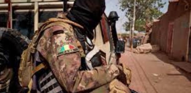 Mali tentative de mutinerie: La garnison de Kati encerclée, des diplomates évacués
