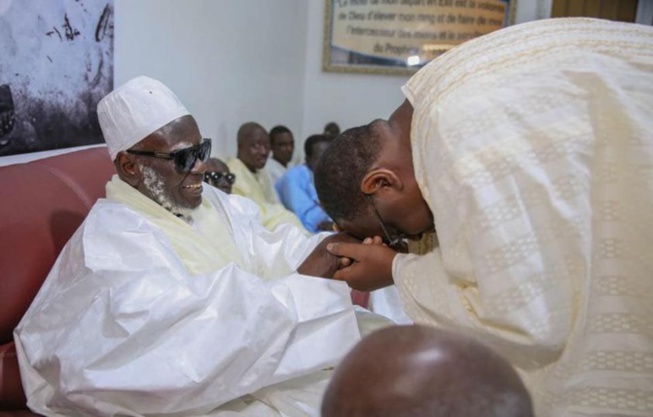 Visite nocturne du Président Macky Sall à Touba dans la plus grande discrétion.