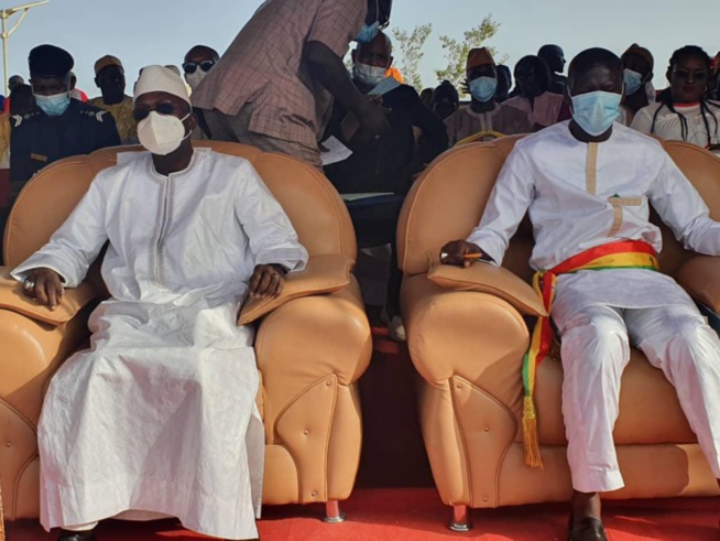 Ouverture du Centre d'Etat civil de Mékhé: Le maire Bara Ndiaye adoubé par Méouane pour un deuxième mandat Ouverture du Centre d'Etat civil de Mékhé: Le maire Bara Ndiaye adoubé par Méouane pour un deuxième mandat