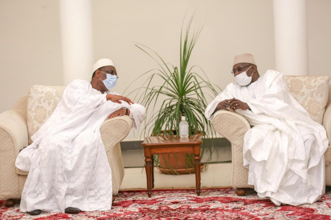Audience avec Serigne Mbaye Sy Mansour : Macky Sall remercie le Khalife général des tidianes Audience avec Serigne Mbaye Sy Mansour : Macky Sall remercie le Khalife général des tidianes
