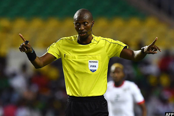 Les 4 arbitres maliens agressés : « le stade Lat Dior, seul espoir d’accueillir des matchs internationaux pourrait être suspendu », selon Malang Diédhiou, Les 4 arbitres maliens agressés : « le stade Lat Dior, seul espoir d’accueillir des matchs internationaux pourrait être suspendu », selon Malang Diédhiou,