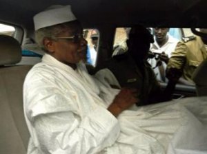Arrêté " avec tact ", Habré soupçonné de détenir des armes de guerre (procureur)