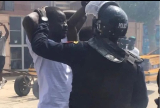 Diourbel: Karim Xrum Xax (encore) arrêté suite à une... Diourbel: Karim Xrum Xax (encore) arrêté suite à une...