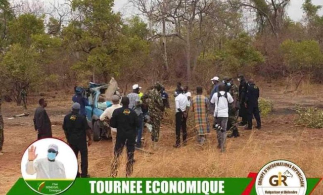 Accident des reporters de Leral : Le Président Macky Sall présent sur les lieux Accident des reporters de Leral : Le Président Macky Sall présent sur les lieux