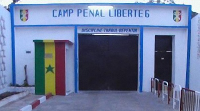 Evasion de “Boy Djinné": Le directeur de la prison du Camp pénal limogé Evasion de “Boy Djinné": Le directeur de la prison du Camp pénal limogé