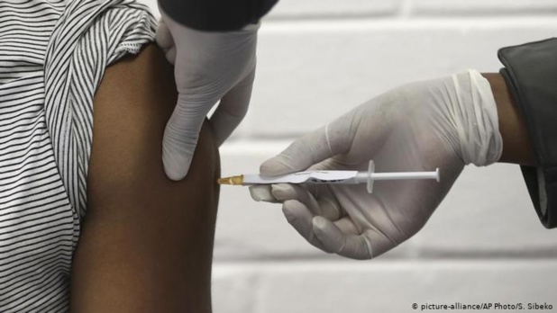 Accès aux vaccins anti-Covid-19 : La Banque mondiale accorde au Sénégal un financement de 75 milliards de FCFA Accès aux vaccins anti-Covid-19 : La Banque mondiale accorde au Sénégal un financement de 75 milliards de FCFA