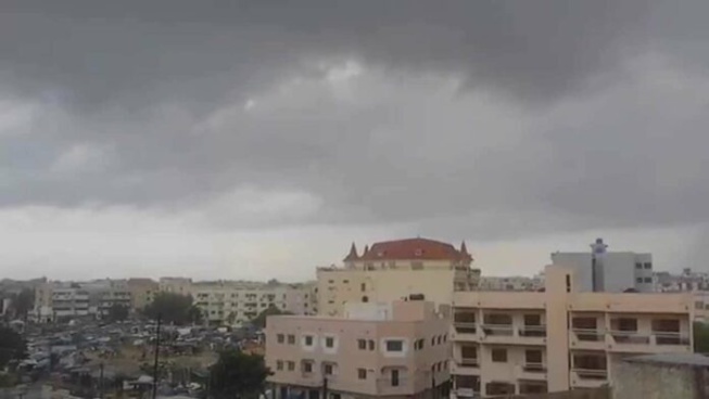 Urgent : les premières gouttes de pluie tombent sur Dakar !