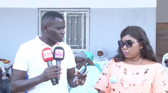 Diatou Diop de Miroir Citoyenne feu Mamadou Diop offre un lot de matériel médical à Dakarbuzz social