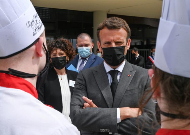 Réaction de Macron aprés avoir été giflé: "Il ne faut rien céder à la violence"