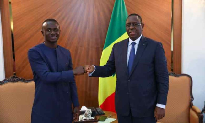 Palais Présidentiel: Sadio Mané reçu par Macky Sall (images) Palais Présidentiel: Sadio Mané reçu par Macky Sall (images)