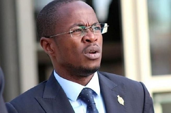 Propos sur Macky Sall / Abdou Mbow s’en prend à Adama Faye (Vidéo) Propos sur Macky Sall / Abdou Mbow s’en prend à Adama Faye (Vidéo)