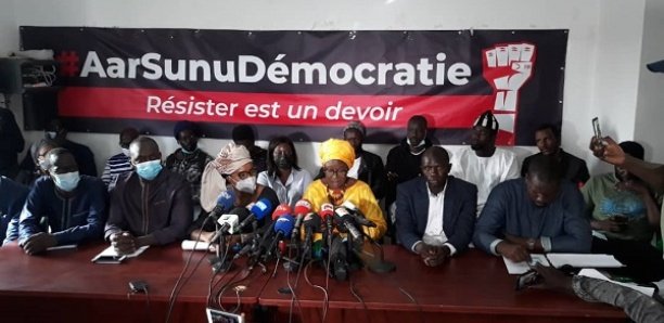 Diourbel : les prisonniers du M2D libres sauf Ndongo Diop Diourbel : les prisonniers du M2D libres sauf Ndongo Diop