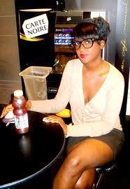 Voici le Buzzz de Gabrielle Goudiaby, le complexe Chicha, boutique de vetement et Dibiterie tant attendu par le public!!! Voici le Buzzz de Gabrielle Goudiaby, le complexe Chicha, boutique de vetement et Dibiterie tant attendu par le public!!!
