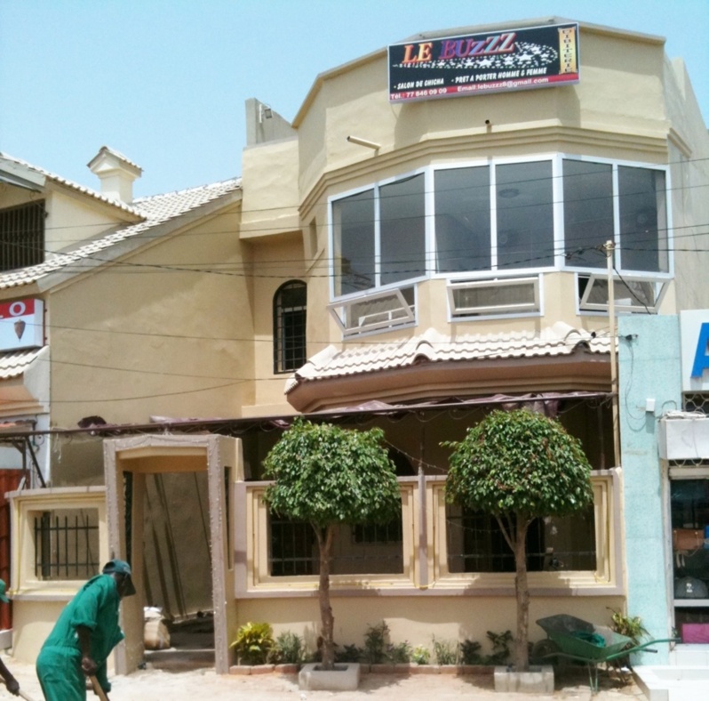 Voici le Buzzz de Gabrielle Goudiaby, le complexe Chicha, boutique de vetement et Dibiterie tant attendu par le public!!! Voici le Buzzz de Gabrielle Goudiaby, le complexe Chicha, boutique de vetement et Dibiterie tant attendu par le public!!!