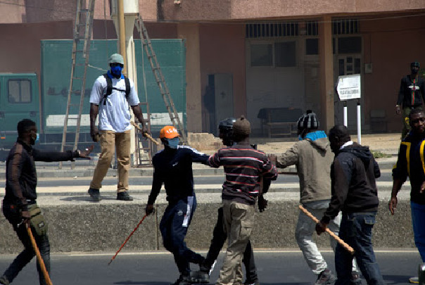 Brassards rouges d’Aïda Sall et ses compagnons : des nervis répondent par la barbarie à Saint-Louis Brassards rouges d’Aïda Sall et ses compagnons : des nervis répondent par la barbarie à Saint-Louis