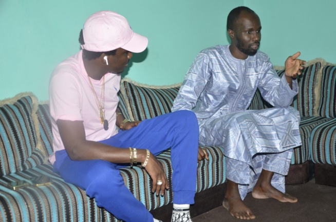 Wally Seck chez Leral TV pour présenter ses condoléances à Dame Dieng suite au rappel à dieu des 3 reporters.