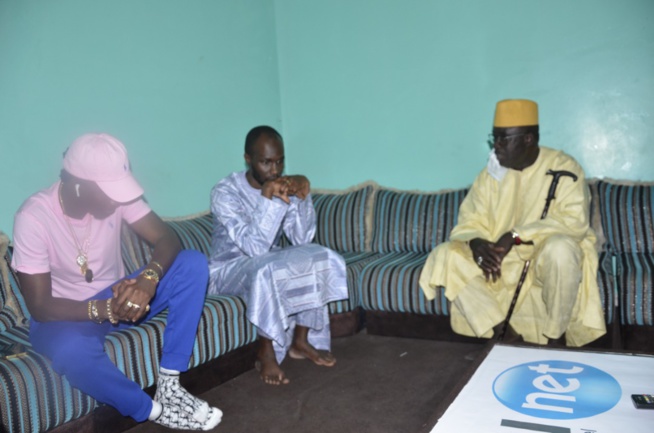 Wally Seck chez Leral TV pour présenter ses condoléances à Dame Dieng suite au rappel à dieu des 3 reporters.