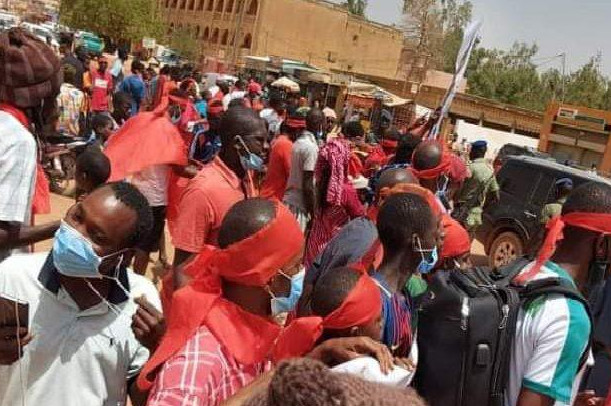 Visite de Macky à Agnam : les grains de sable de « Fouta Tampi » qui a affronté les forces de l’ordre Visite de Macky à Agnam : les grains de sable de « Fouta Tampi » qui a affronté les forces de l’ordre
