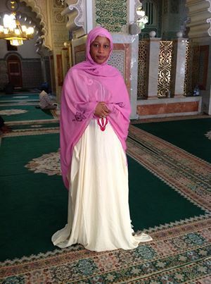 Aida Samb prie pour ses fans Aida Samb prie pour ses fans