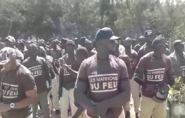 Forte présence de nervis auprès de Macky Sall: « Les germes d'une guerre civile … », décèle le mouvement Y en a marre Forte présence de nervis auprès de Macky Sall: « Les germes d'une guerre civile … », décèle le mouvement Y en a marre