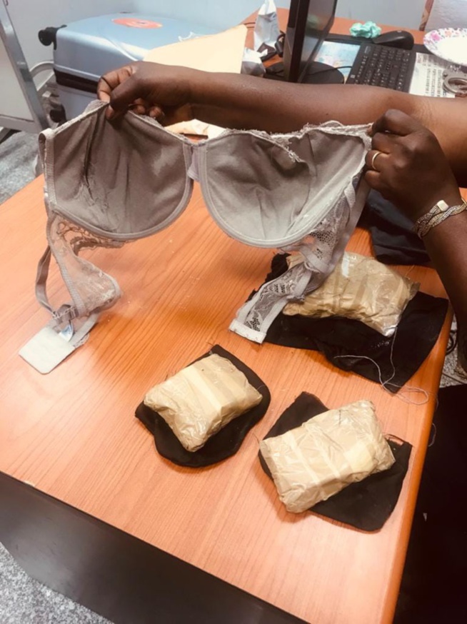 Trafic international de drogue: Anta Ba, 63 ans, cachait la drogue sous ses habits Trafic international de drogue: Anta Ba, 63 ans, cachait la drogue sous ses habits