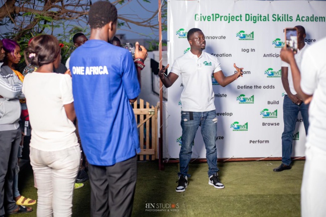 M’Bour, Sénégal: l’entrepreneur Social Thione NIANG, lance le Give1Project Digital Skills Academy. M’Bour, Sénégal: l’entrepreneur Social Thione NIANG, lance le Give1Project Digital Skills Academy.