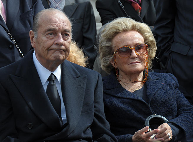 Jacques Chirac, Il s'est remis à fumer... Dans les toilettes !